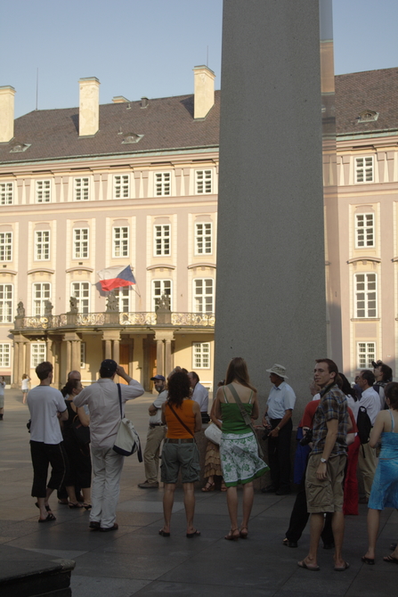 CIAA 2007 - img_5937-web.jpg (<i>Tuesday 17, 2007 - Conference trip - Prague Castle Walk</i>: III. Courtyard)