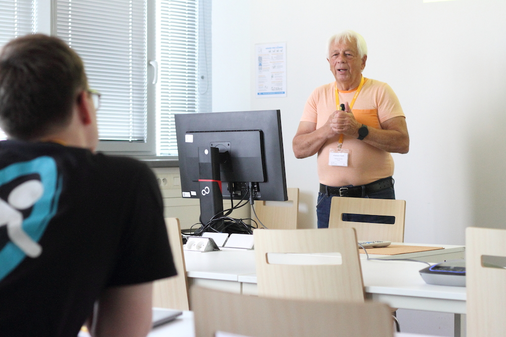 PSC 2025 - img_7377-web.jpg (Invited talk)